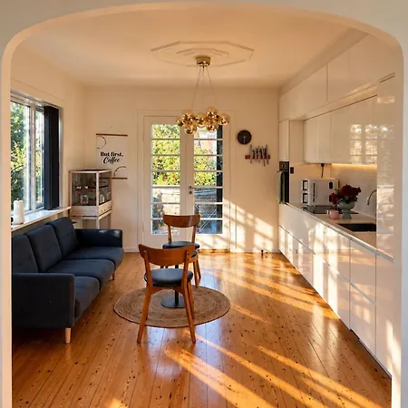Charming Private In The Heart Of Kbenhavn Leilighet København